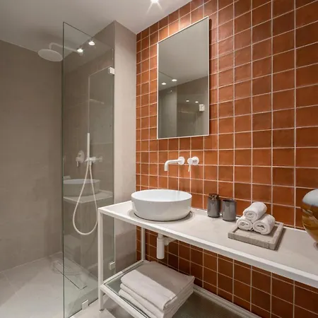 Hidden Apartment *